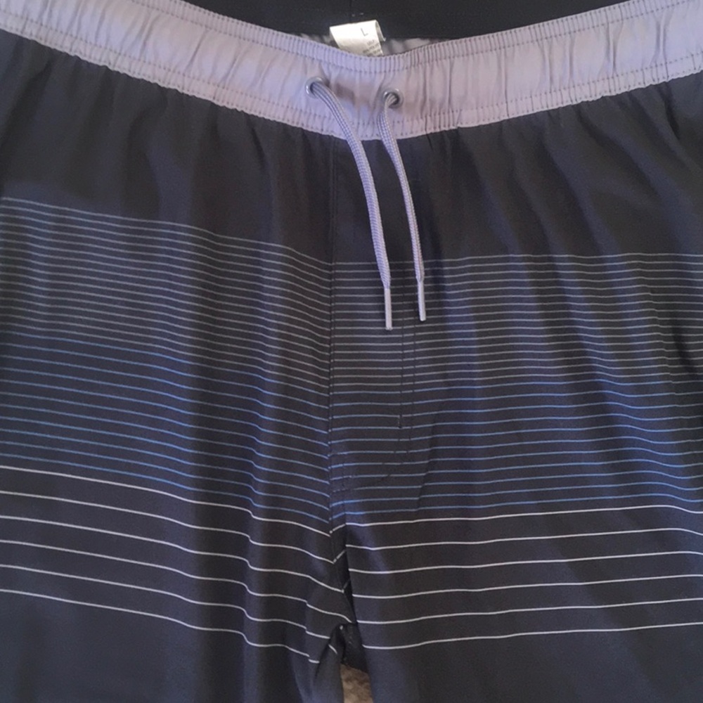 TRAVIS MATHEW/BLACKw2 SIZE GRAY & BLUE STRIPE BOARD SHORTS